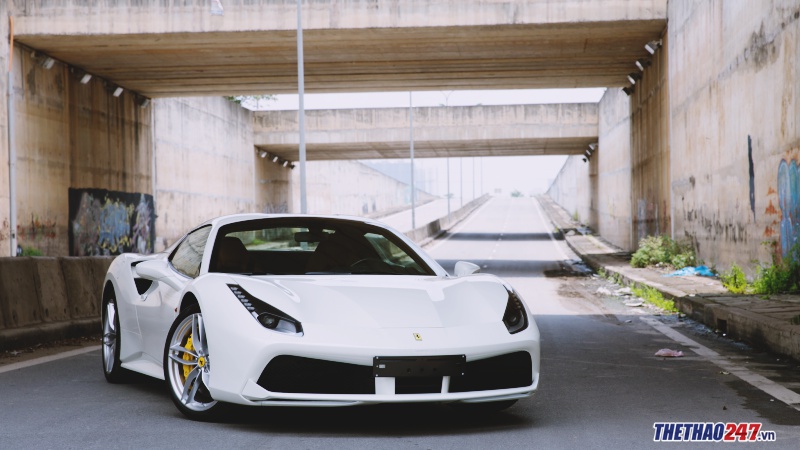 review-ferrari-488