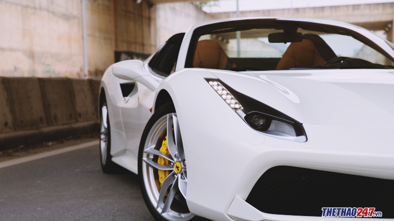 review-ferrari-488