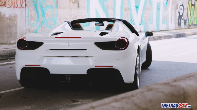 review-ferrari-488