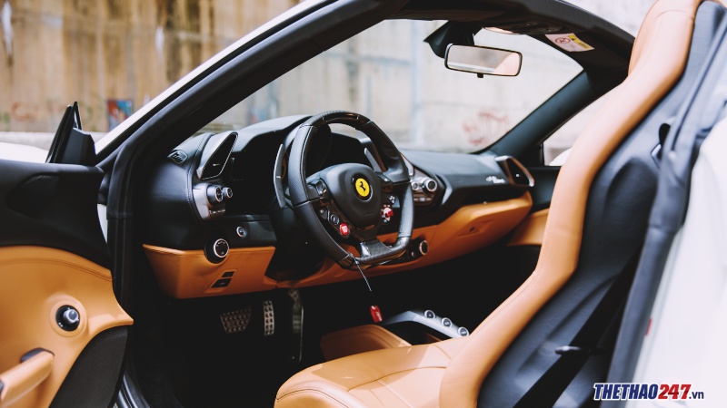 review-ferrari-488