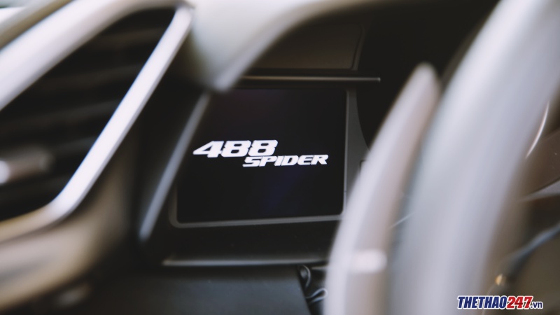 review-ferrari-488