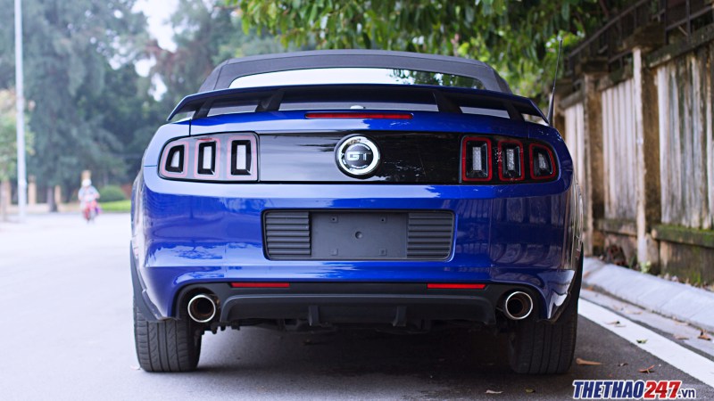 danh gia ford mustang