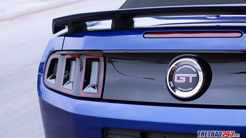 danh gia ford mustang
