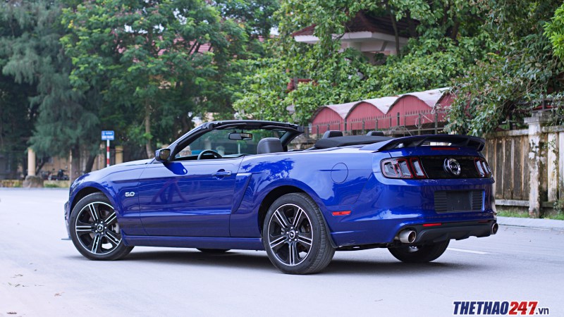 danh gia ford mustang