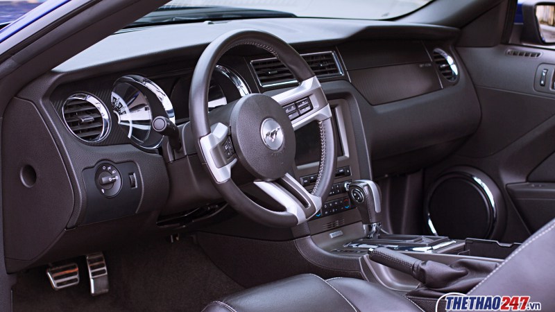 danh gia ford mustang
