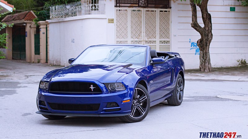 danh gia ford mustang