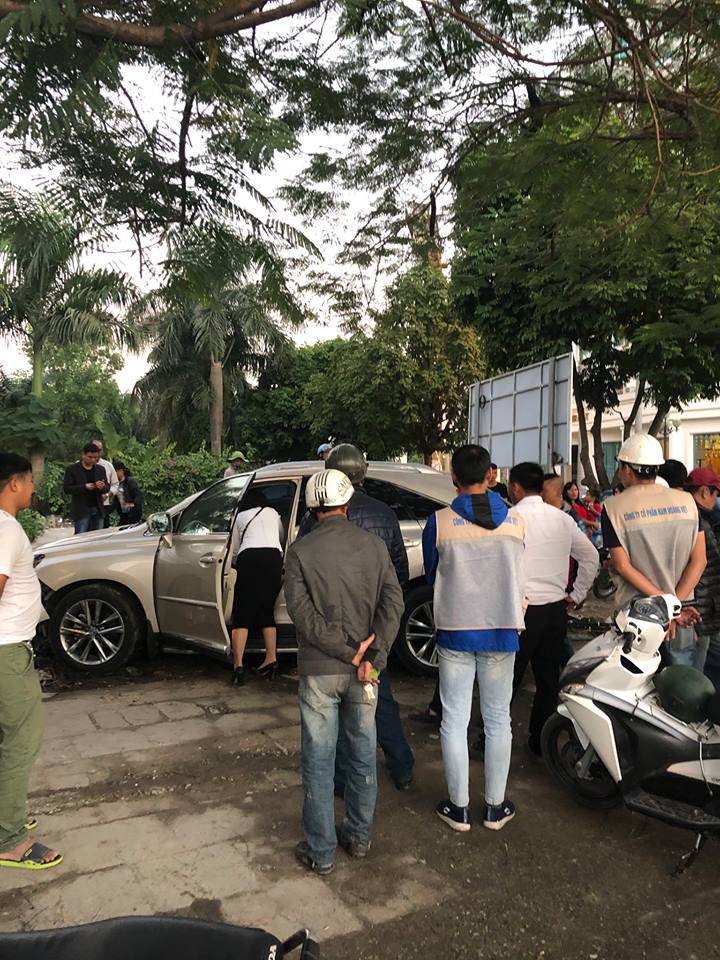 lexus, tại nạn lexus, nữ tài xế