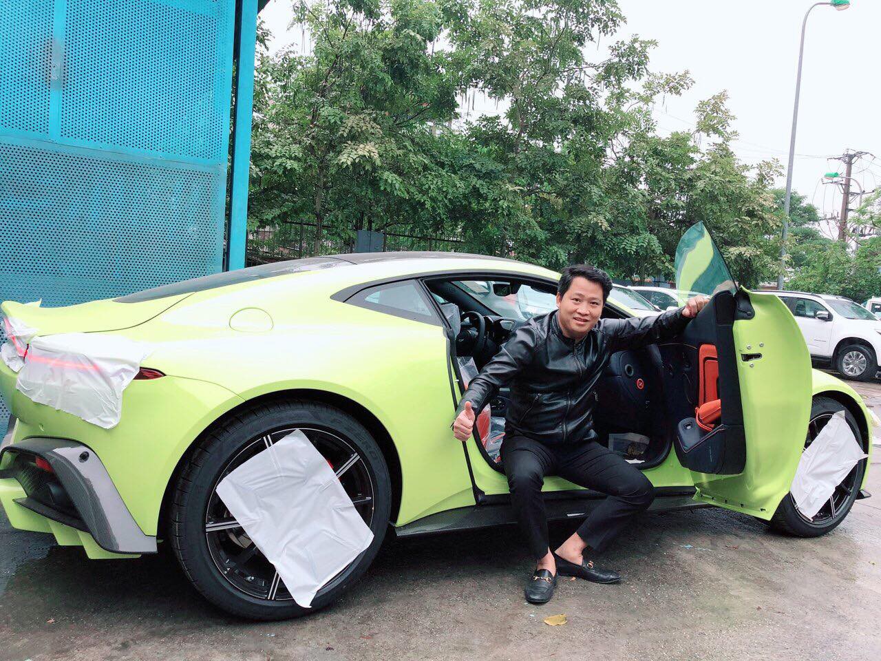 hoàng kim khánh, siêu xe, aston martin
