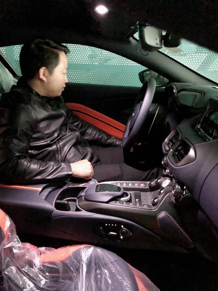 hoàng kim khánh, siêu xe, aston martin