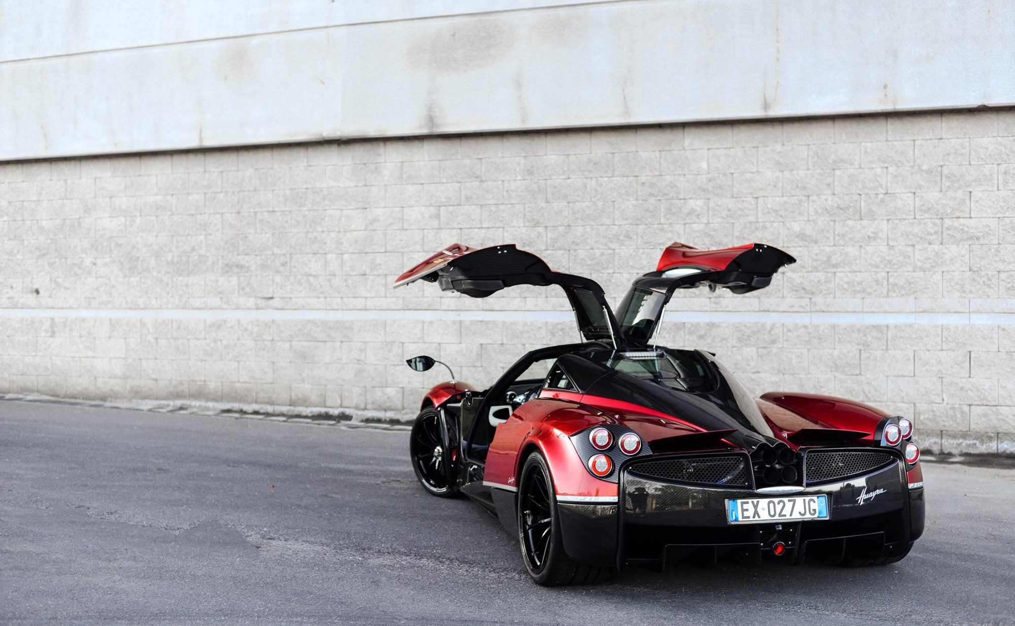 minh nhựa, pagani huayra, lamborghini