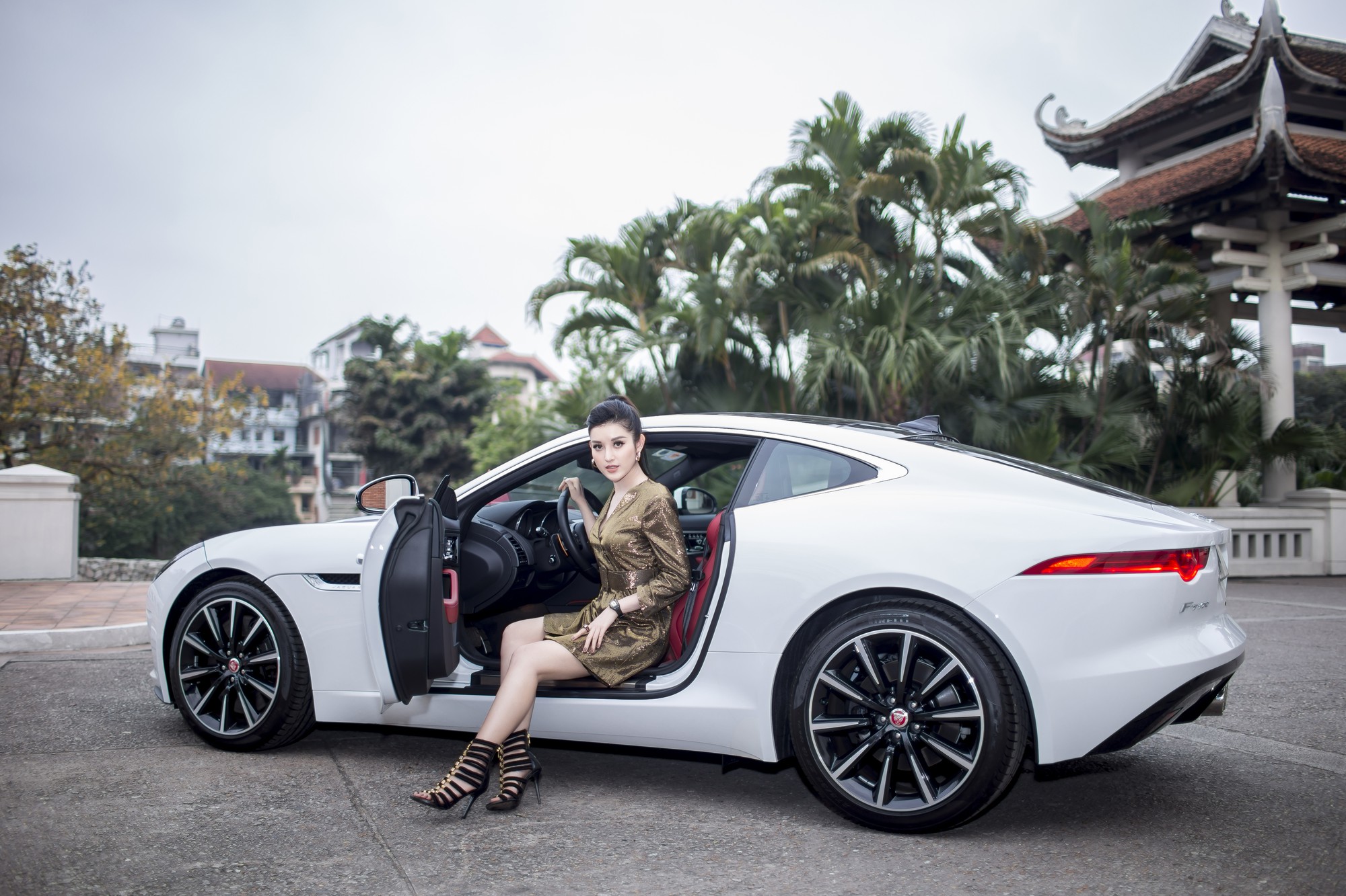 j-type, jaguar, á hậu huyền my