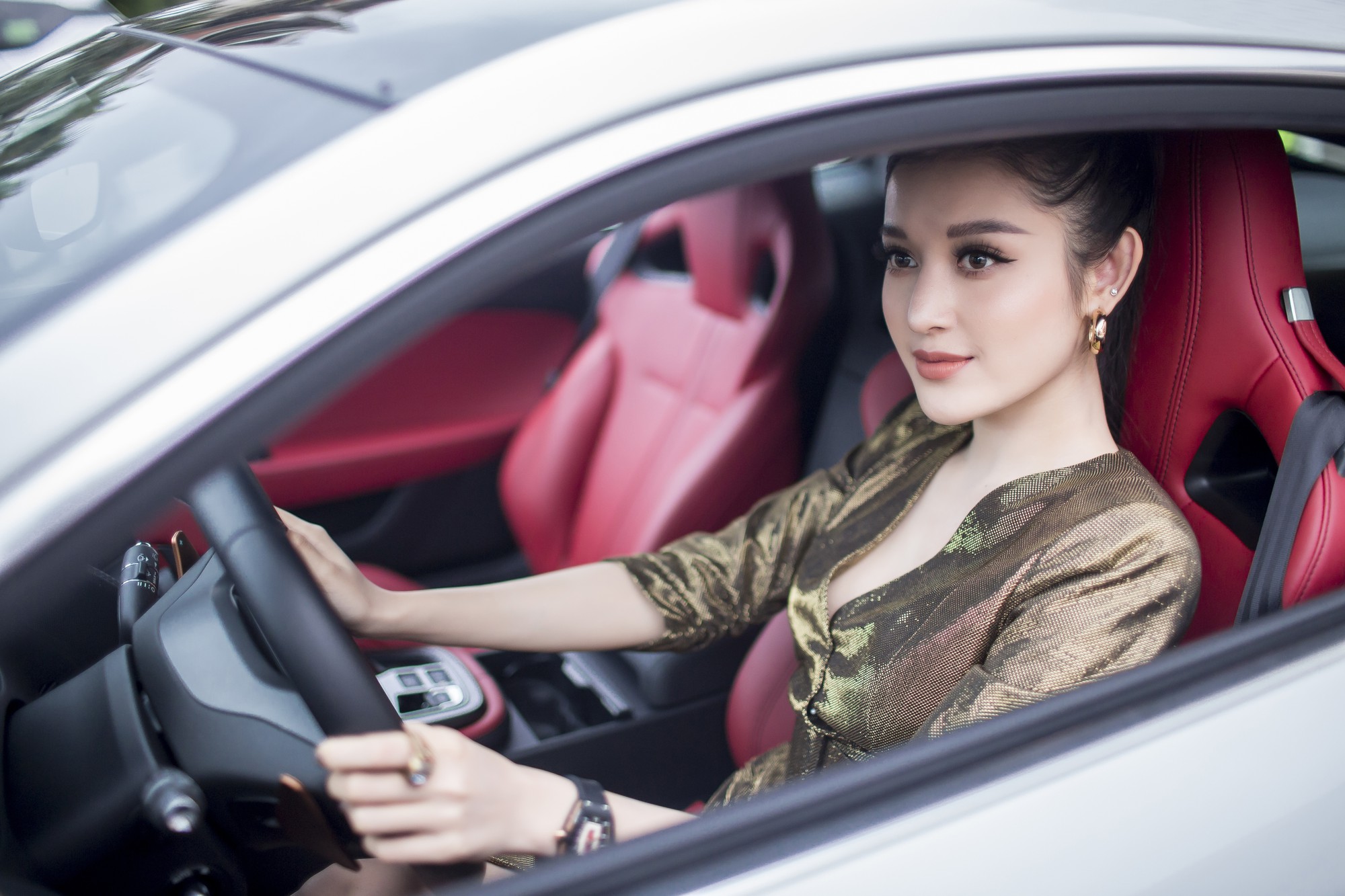 j-type, jaguar, á hậu huyền my