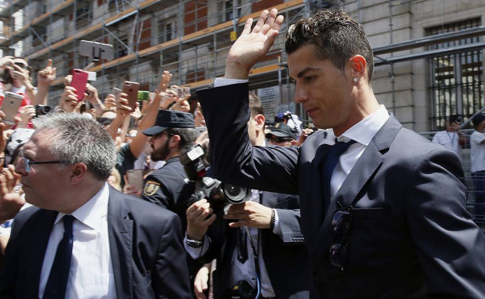 Ronaldo bị cáo buộc trốn thuê Ronaldo, Ronaldo hầu tòa, Ronaldo trốn thuế, Cr7, Ronaldo bị triệu tập, Ronaldo Real, Juventus, Juve, Real