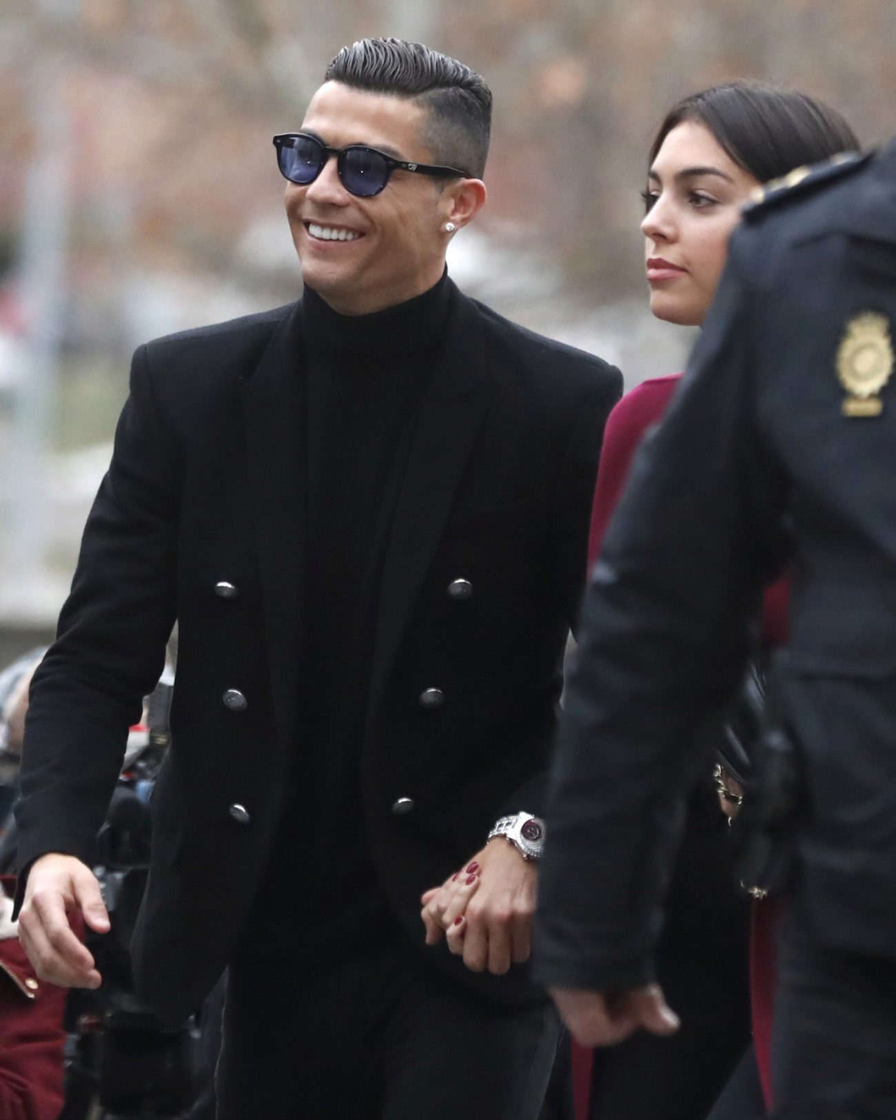 Ronaldo. ronaldo hầu tòa, ronaldo và bạn gái, bạn gái ronaldo, ronaldo đóng phạt, ronaldio trốn thuế