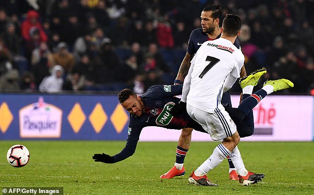Neymar, Neymar chấn thương, Neymar mất trận MU, PSG, MU, Neymar MU, Neymar PSG, 