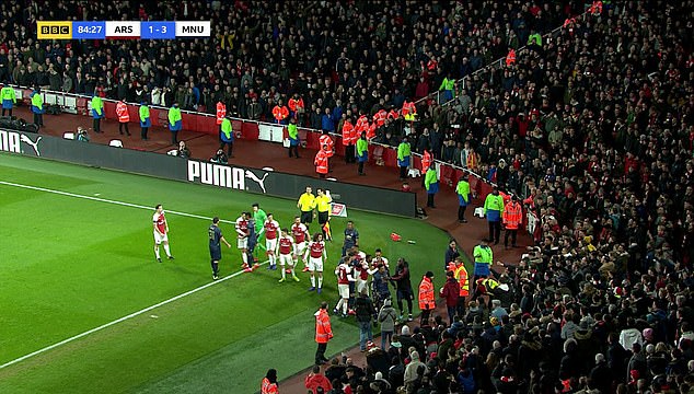 Young, kết quả Arsenal MU, Man United, Lingard, fan Arsenal