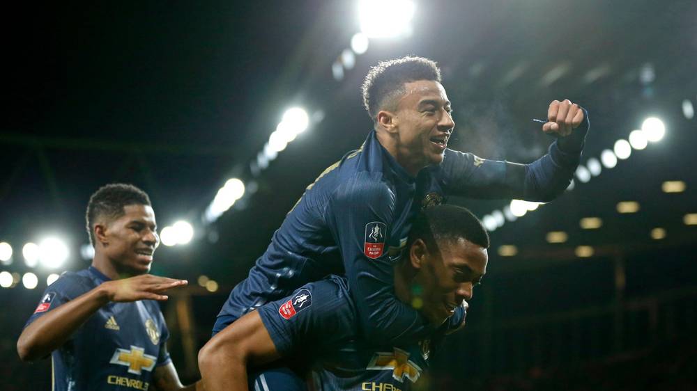 Herrera, MU, Old Trafford, Man United vs Burnley, Ander Herrera, nhận định MU vs Burnley