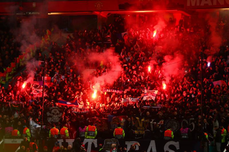PSG, PSG bồi thường, Man United, MU, CĐV PSG, MU đòi bồi thường, CĐV MU, tin c1, tin champions League