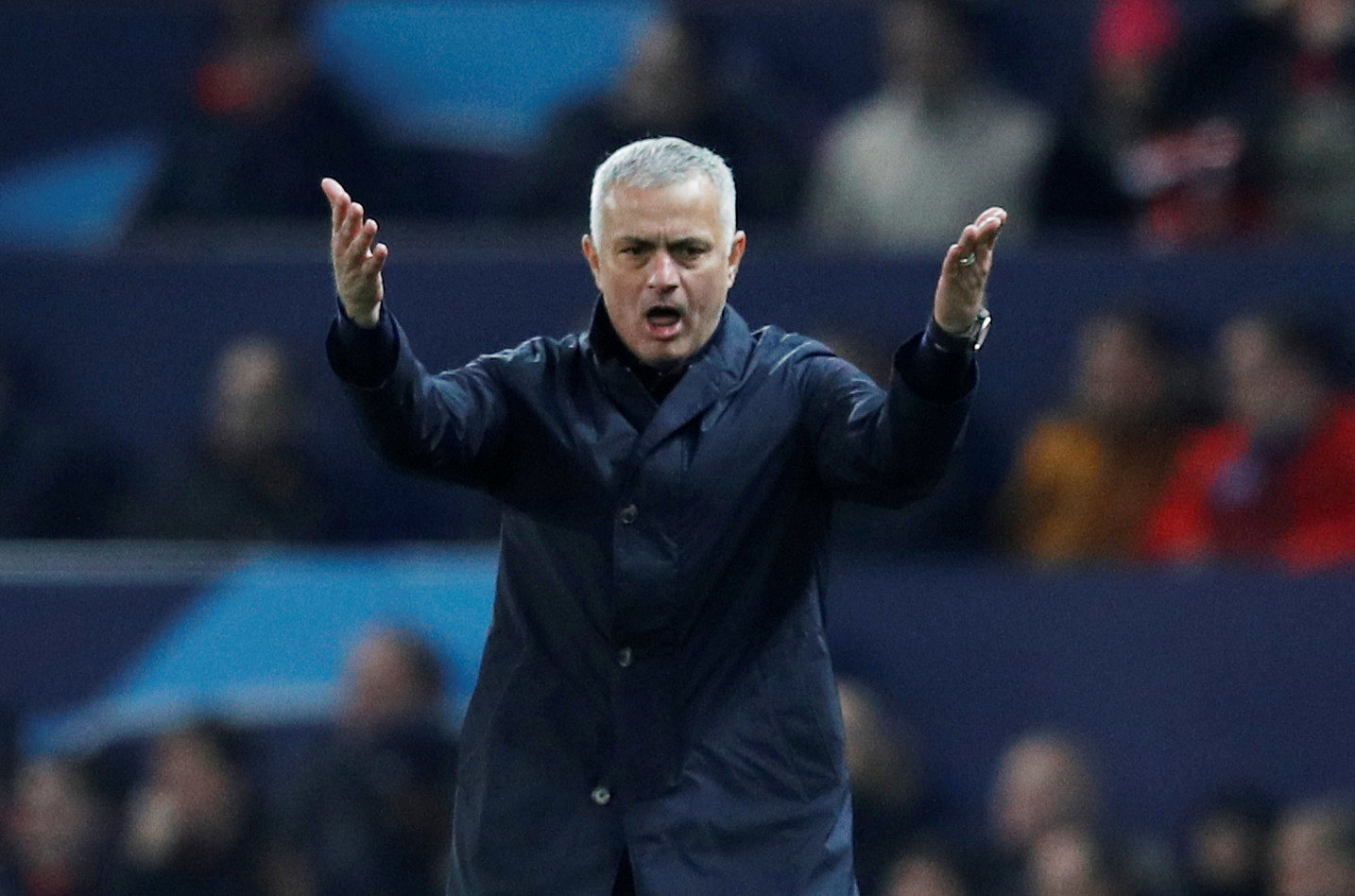 Mourinho, Mourinho trở lại Real, Mourinho Real, Jose Mourinho, Real vs Ajax, HLV Real, real sa thải solari