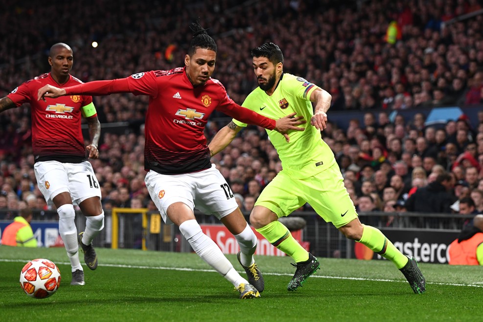 Smalling, Smalling mu, MU 0-1 Barca, kết quả mu vs barca, champions league, cúp c1, tứ kết champions League
