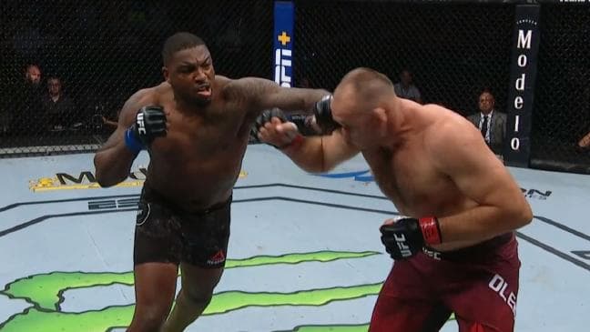 ufc, võ sĩ ufc, walt harris, Mitchsei Oleinik, ufc hạng nặng, ufc knockout, đấm nhau ufc, tay đấm ufc