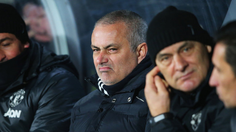 Mourinho “chơi lầy”, tuyên bố M.U vẫn bất bại