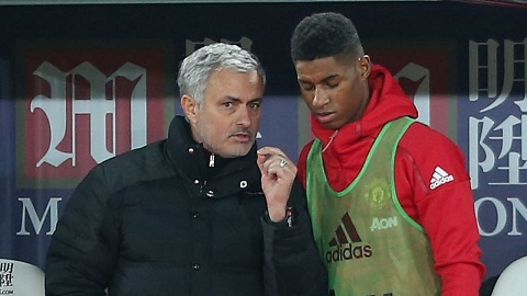 HLV Mourinho yêu cầu học trò tập trung nếu không muốn nằm ngoài top 4 NHA