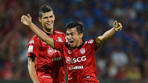 Chanathip Songkrasin có một năm thành công trong màu áo CLB và ĐTQG
