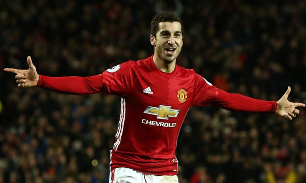 Mkhitaryan tái lập kỳ tích cách đây 7 năm của Rooney