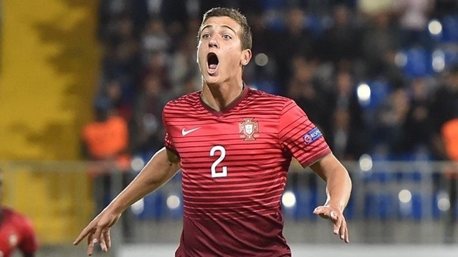 Diogo Dalot được đánh giá sẽ là sự thay thế hoàn hảo cho Ronaldo