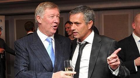 Mourinho bất ngờ mời Sir Alex tái xuất