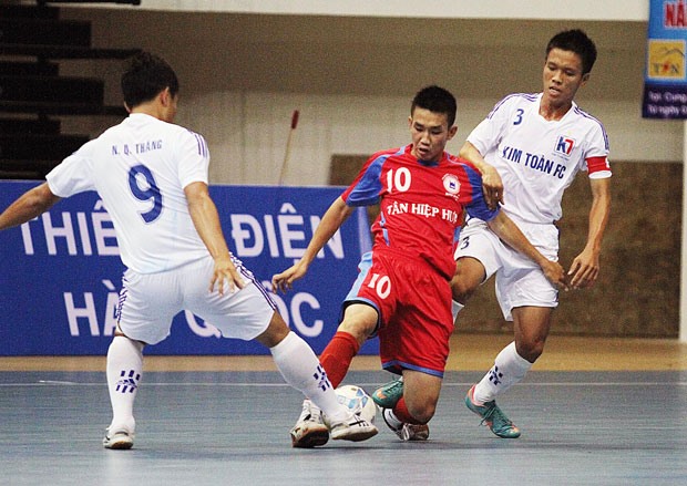 VFF kỷ luật cầu thủ rượt đánh đồng nghiệp