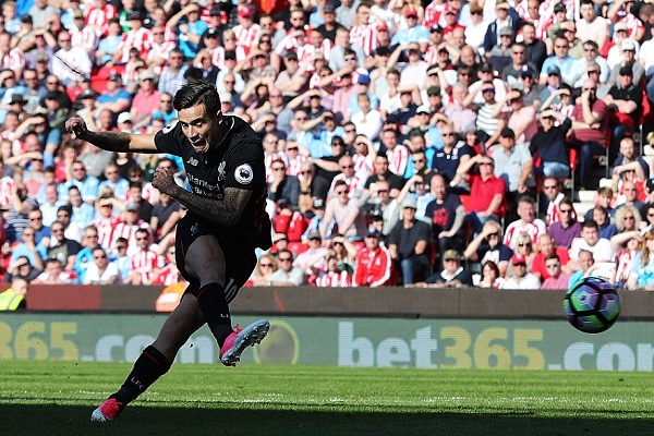 Coutinho tỏa sáng, Liverpool ngược dòng đánh bại Stoke City
