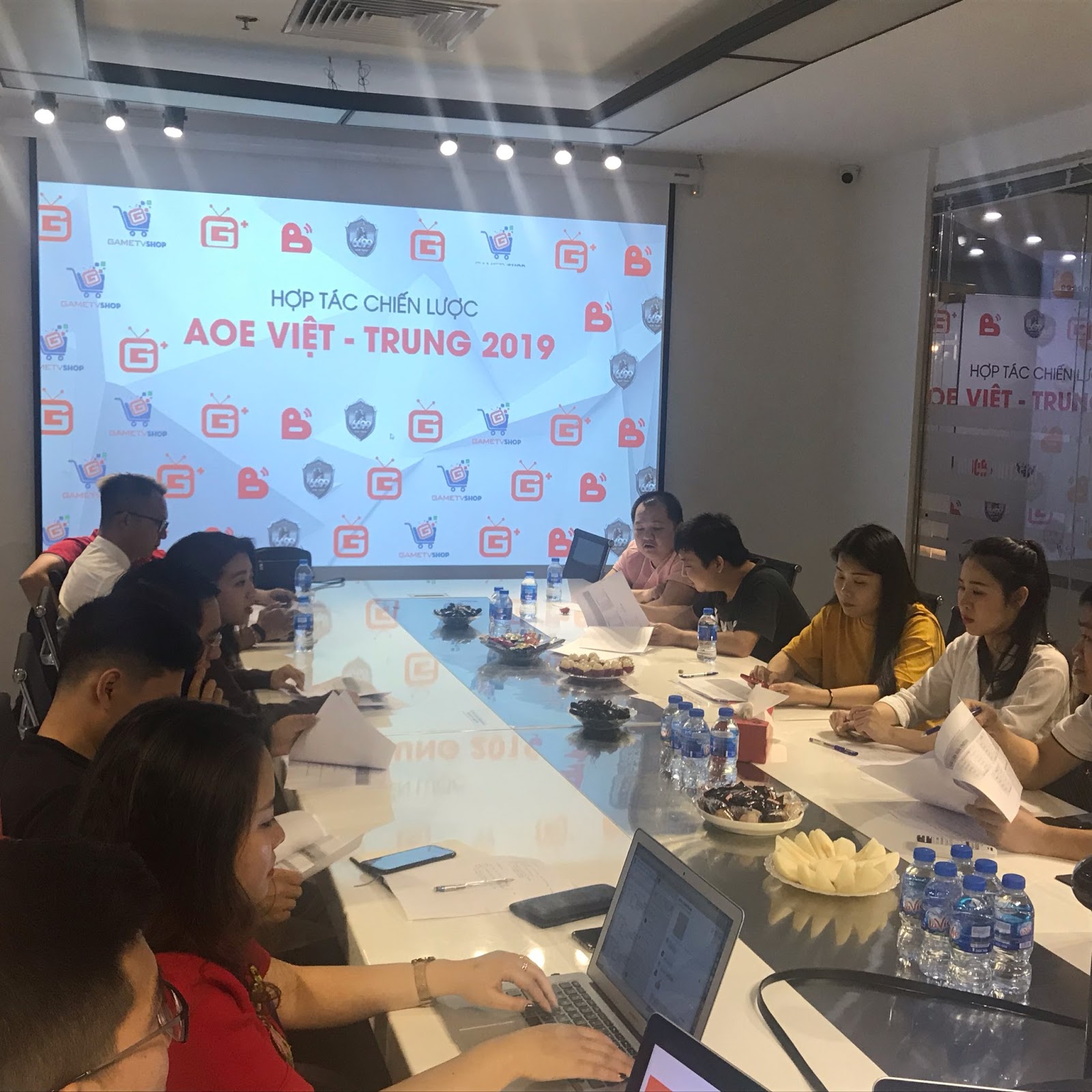 AOE, AOE Việt Trung, Giao hữu AOE
