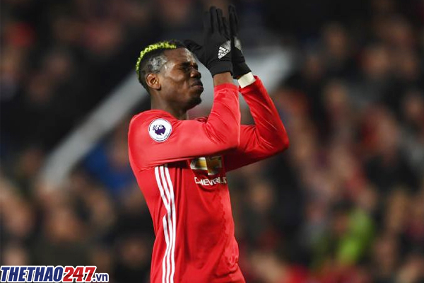 Man Utd suýt thua trận trước Liverpool bởi sai lầm của Pogba
