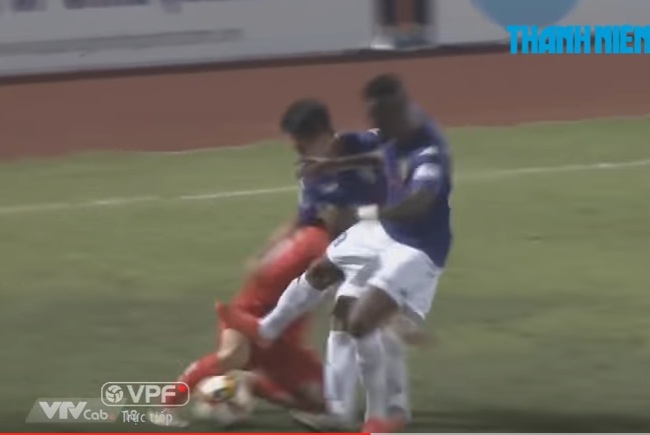 Pha vào bóng của Samson với Châu Ngọc Quang.