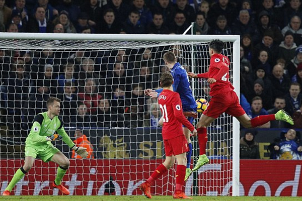 Vardy lập cú đúp vào lưới Liverpool Vardy lập cú đúp vào lưới Liverpool