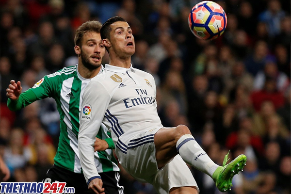 CR7 lập công giúp Real ngược dòng giành 3 điểm trước Betis
