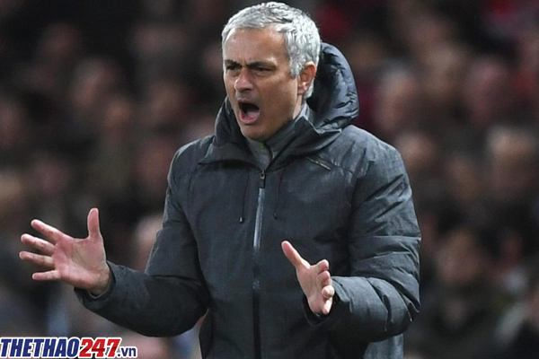 HLV Mourinho mất 5 cầu thủ ở trận gặp Sunderland