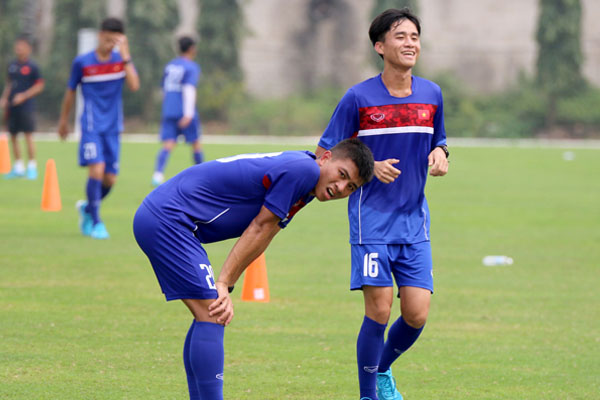 Chạy liên tục 45 phút không phải là điều dễ dàng với các cầu thủ