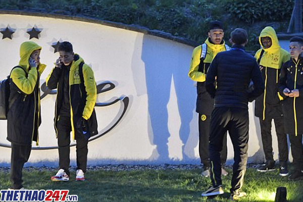 Cầu thủ Dormund hoảng loạn, Marc Bartra bị thương sau vụ đánh bom