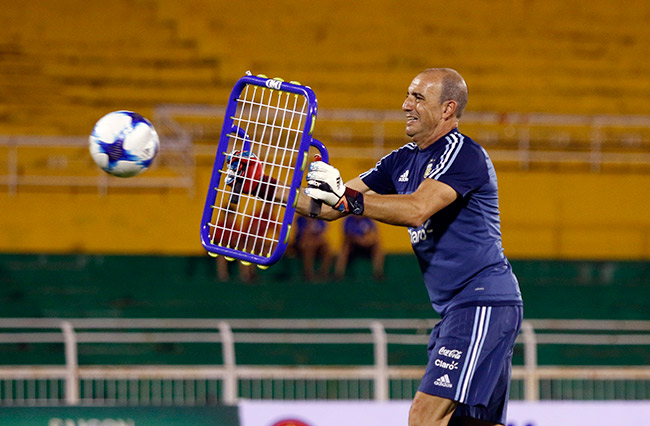 U20 Argentina dùng dụng cụ đặc biệt cho các thủ môn luyện tập U20 Việt Nam vs U20 Argentina, U20 World Cup, tin tức U20 World Cup, U20 Việt Nam