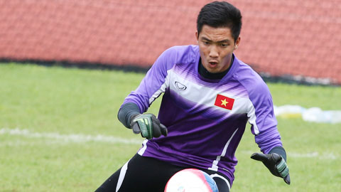 Văn Trường nổi lên từ giải U19 Đông Nam Á 2013, đó là giải đấu mà thủ môn sinh năm 1995 này đã có màn trình diễn rất tuyệt vời