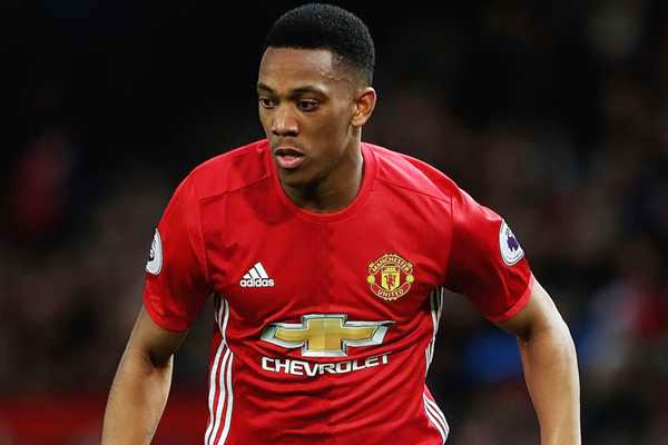 HLV Mourinho tuyên bố cần Martial ở mùa tới