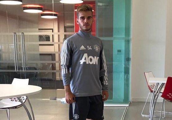 Bruno Amorim tại trung tâm huấn luyện của Man Utd Bruno Amorim tại trung tâm huấn luyện của Man Utd