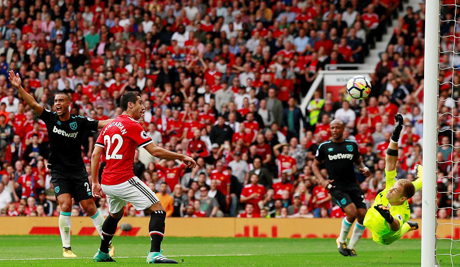 Nếu may mắn hơn Mkhitaryan đã có bàn thắng cho riêng mình