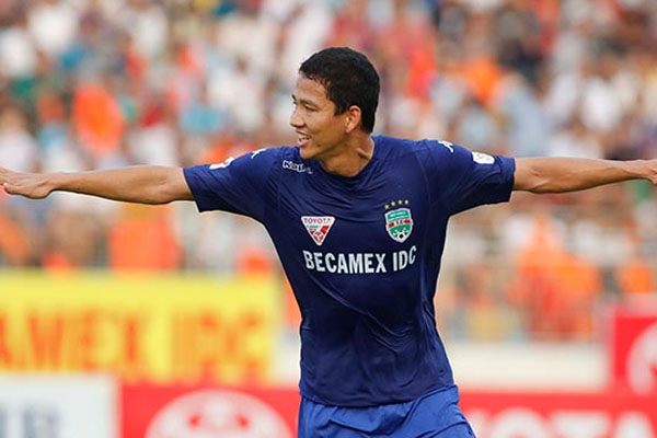 HLV Mai Đức Chung gọi bổ sung Anh Đức lên tuyển