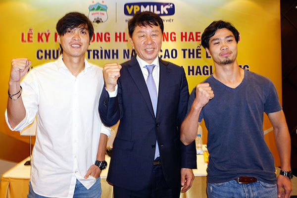 HAGL dễ dàng có HLV Chung Hae Soung là nhờ sự giúp đỡ của nhà tài trợ