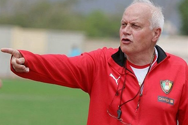 HLV Otto Pfister đánh giá cơ hội chia đều cho 2 đội