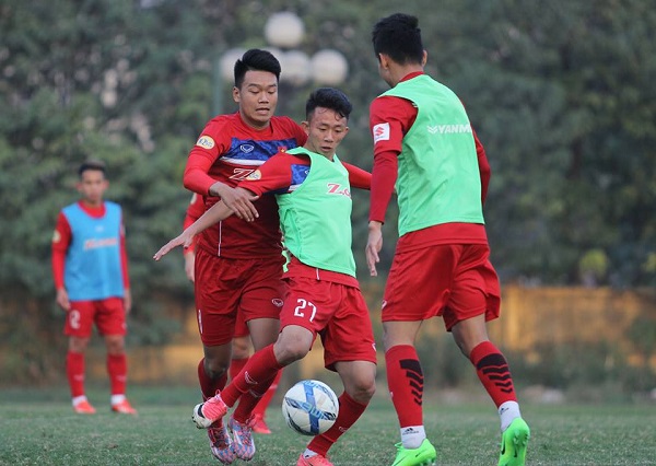 HLV Park Hang Seo gọi bổ sung Thành Chung, chia tay Phan Văn Long